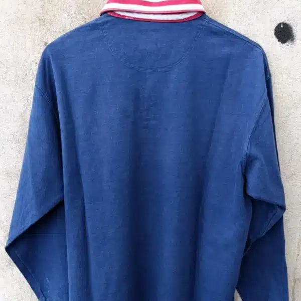 Polo Rugby Vintage – Azul com Gola às Riscas Vermelhas