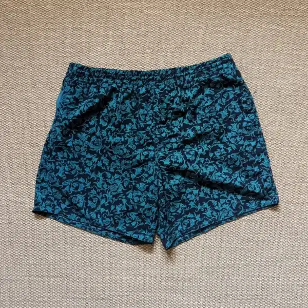 Calções Vintage – Verde-Água e Preto com Padrão Floral