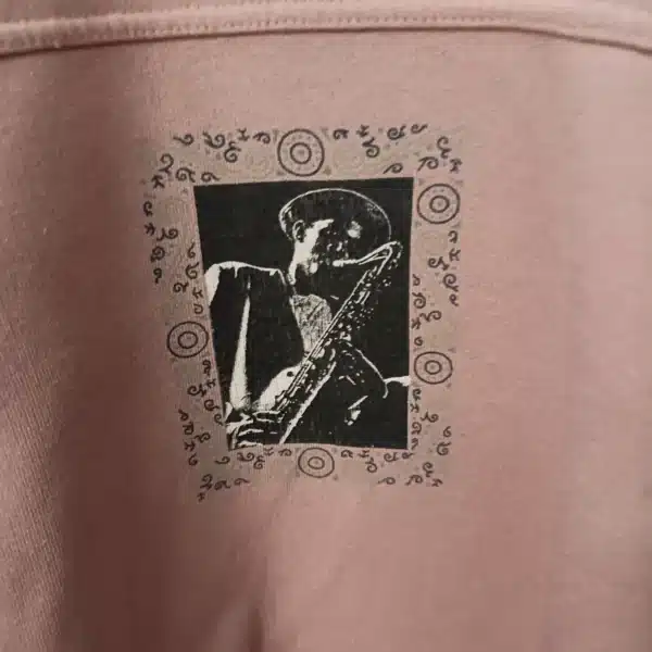 Sweat Vintage – Rosa-Salmão com print de saxofonista